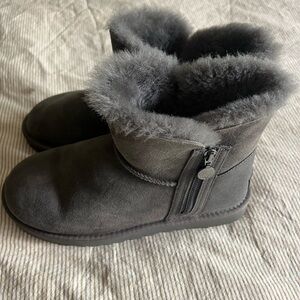 UGG Women's Bailey Zip Mini Boot